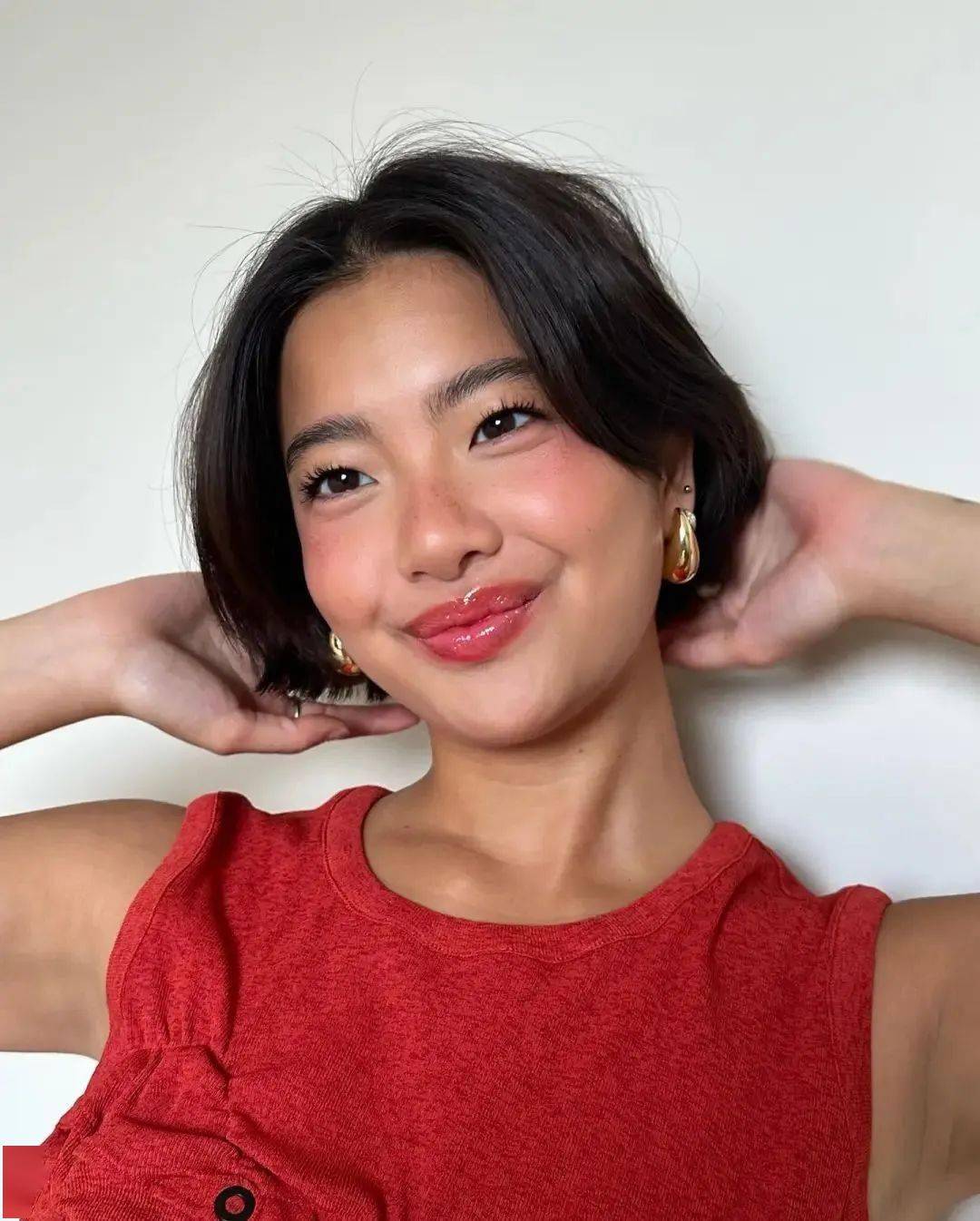 模仿白人女性，东亚女性学不会松弛？_搜狐网, image size:1080x1346