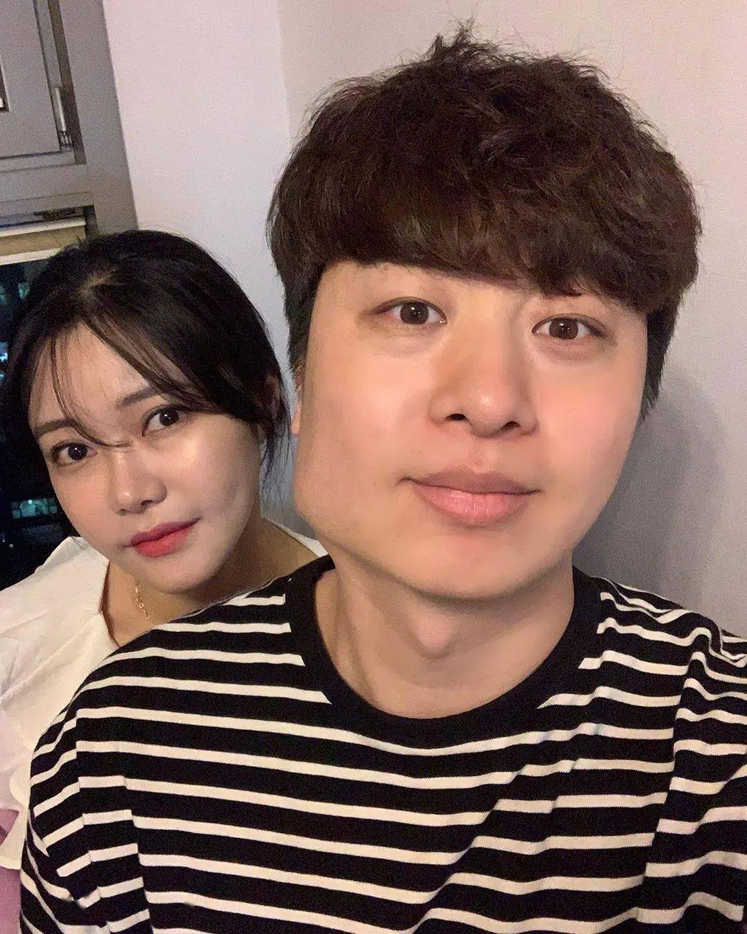 韩国人妻超渣p图技术爆笑全网:老婆千娇百媚,老公千奇百怪_金延智_刘