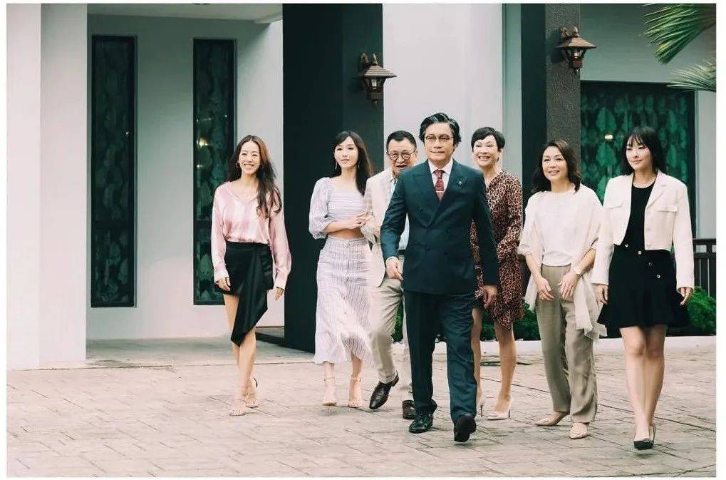 曾与周润发闪婚闪离,被网友封为"最靓婆婆",两位tvb视后为其点赞