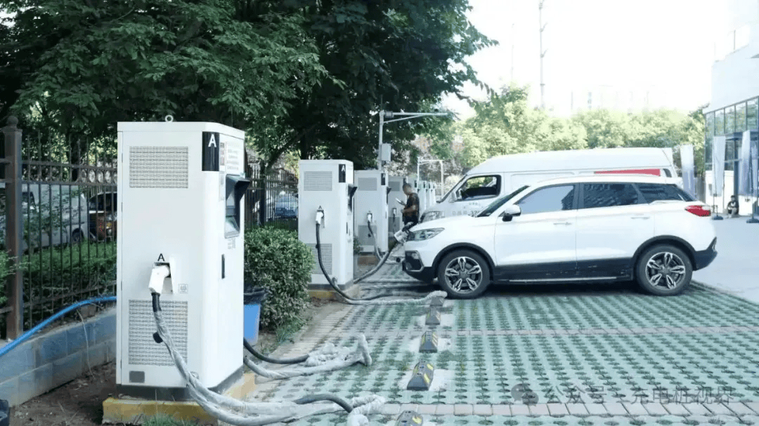 上海公交开拓新能源车社会化充电服务,多方布局补上快充桩偏少短板