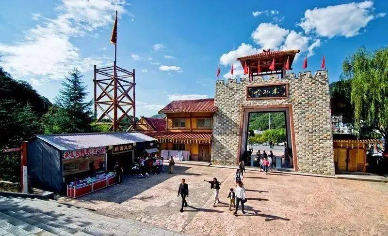 6月10日地点:木札岭景区内容:着汉服免费入园四,天池山免门票时间:4月