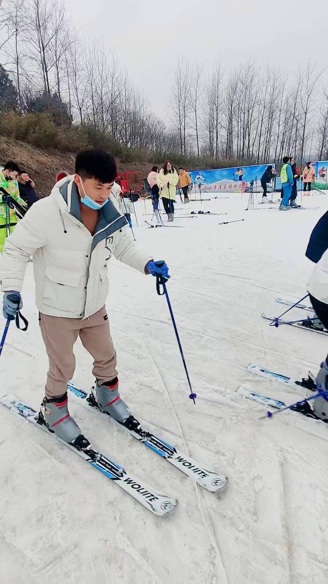 里撒欢 和好兄弟一起滑雪这里有个雪想请你滑一下 盱眙铁山寺滑雪场