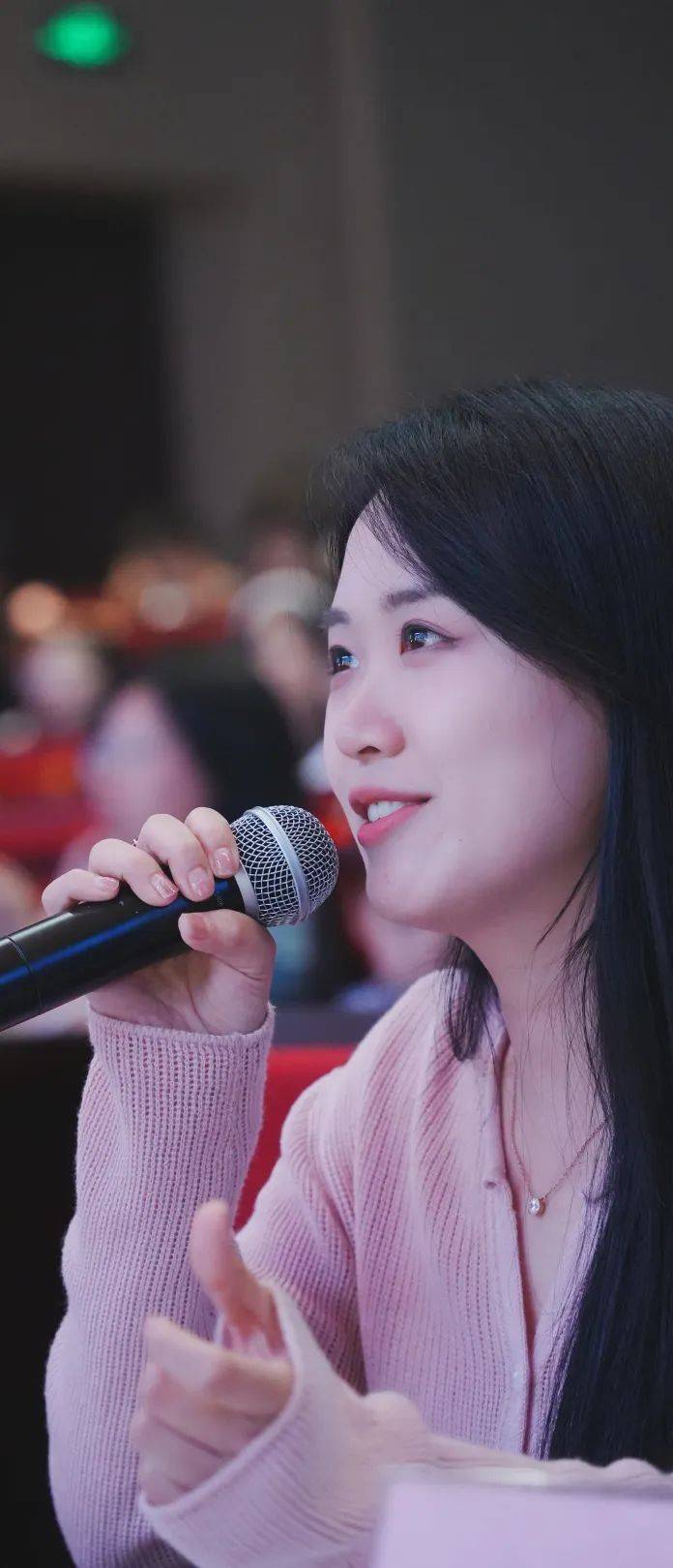 作为评委嘉宾出席本次活动的有:流行唱作人,北京化工大学2017届校友