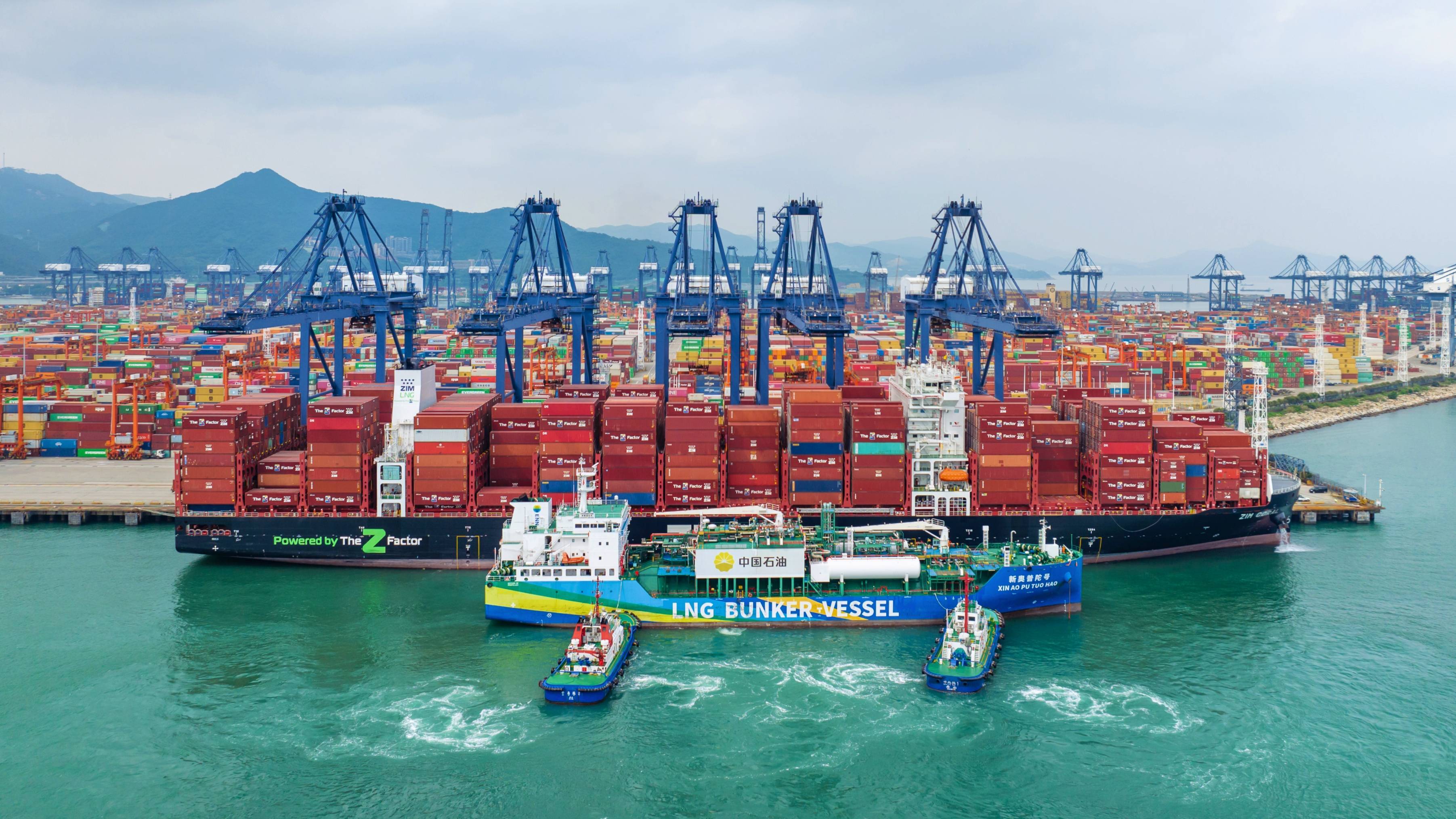 全国首例!双船lng加注作业在盐田港区顺利完成