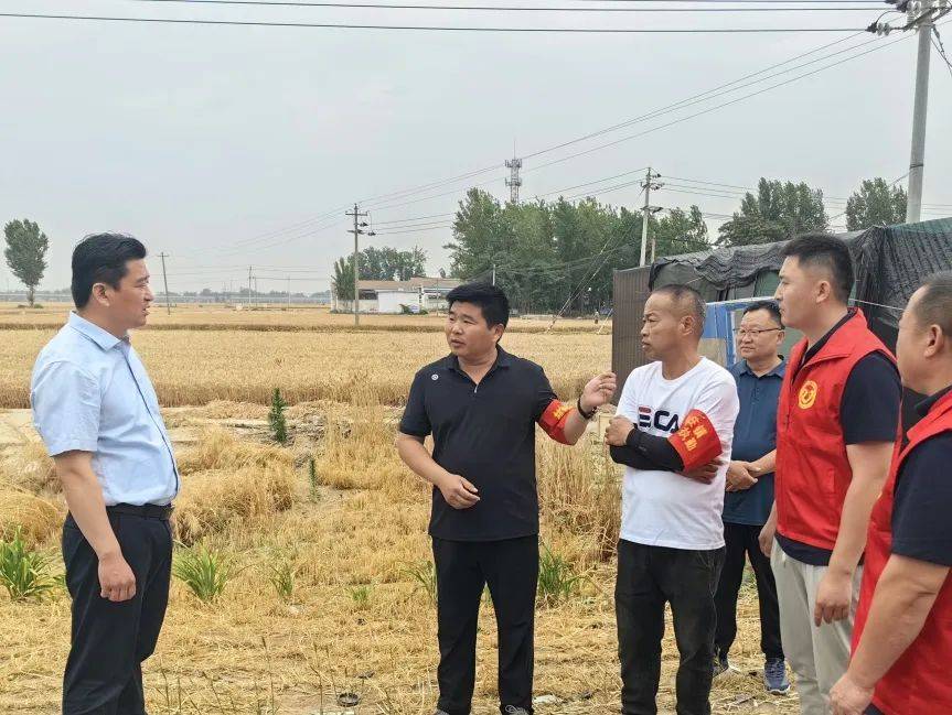 硬化堡垒先锋 服务"三夏"生产——县委常委,组织部部长李养利深入"