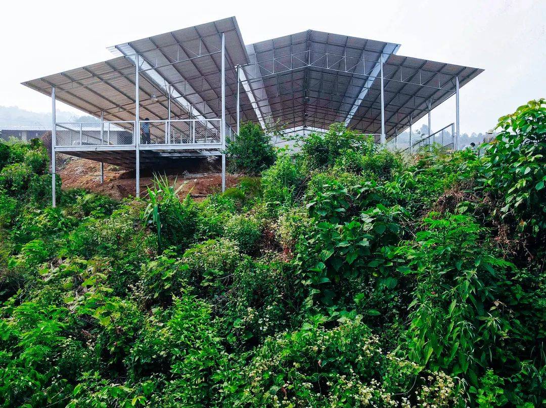 场)08众建筑△白马陀螺场分解图08众建筑白马陀螺场选址在山谷底