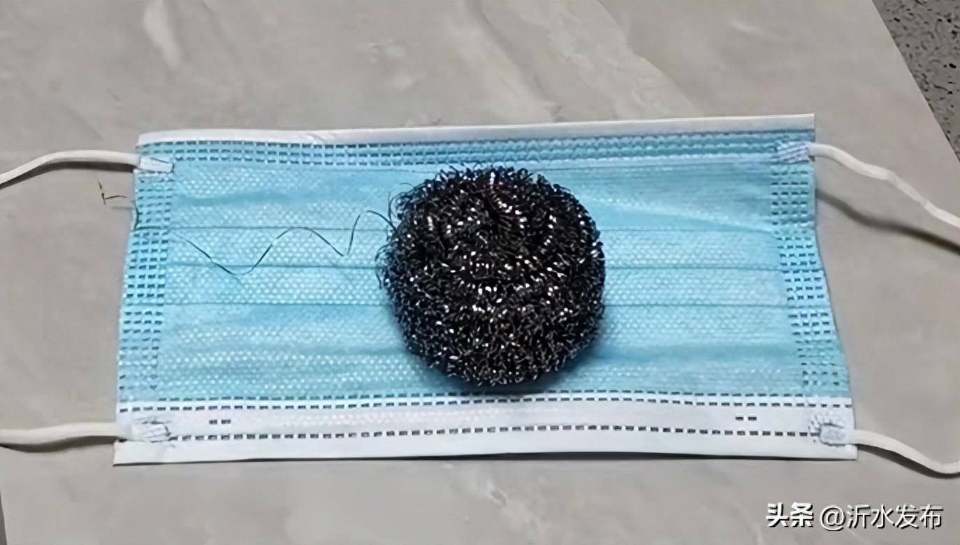 才知道,原来用口罩绑住钢丝球,解决家庭的大难题,家人都抢着用