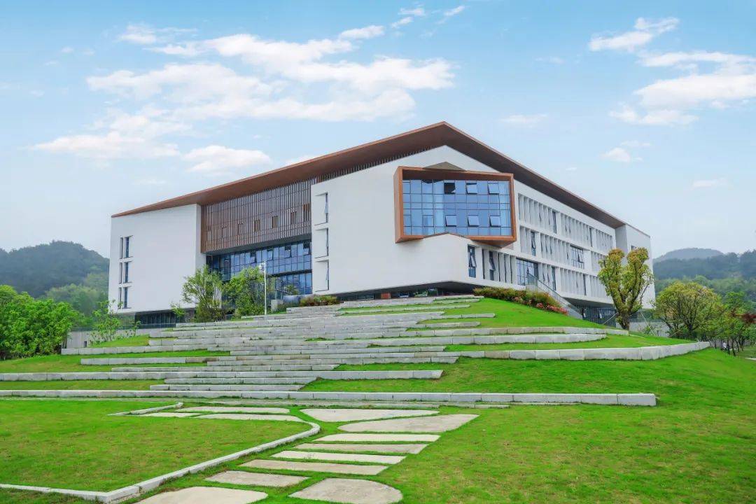 每一张照片,都在欢迎你报考浙江农林大学!"美在农林•校园之春"摄影