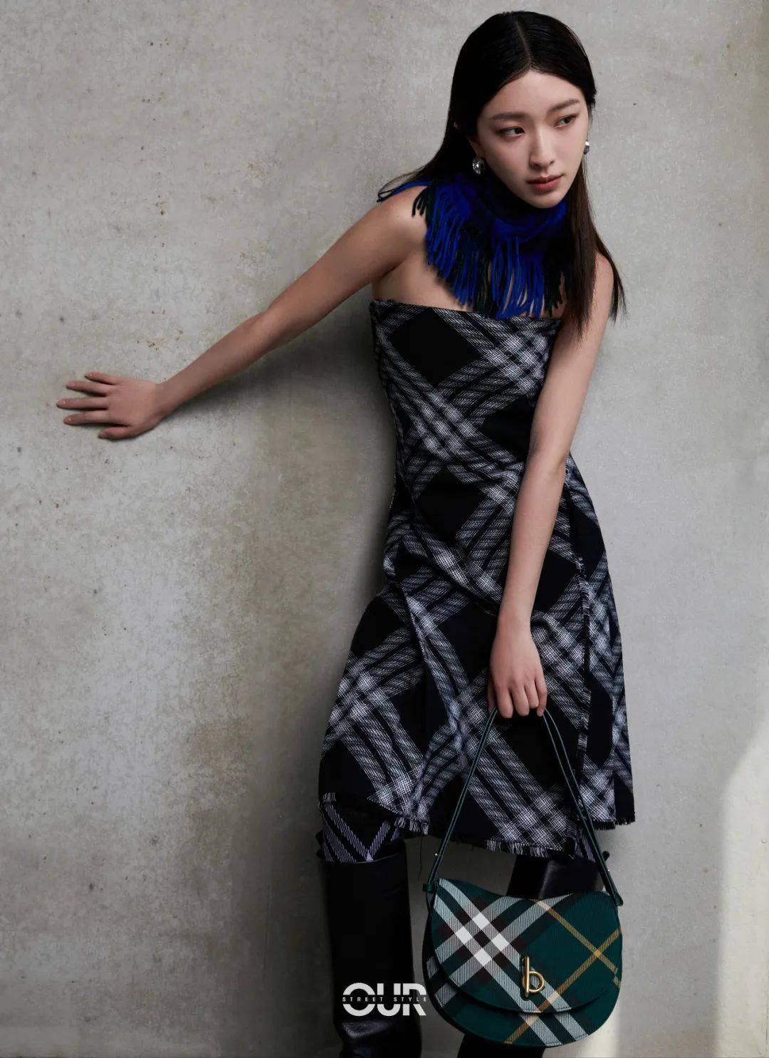 burberry 格纹搭扣连衣裙burberry 格纹羊绒happy围巾burberry 皮革