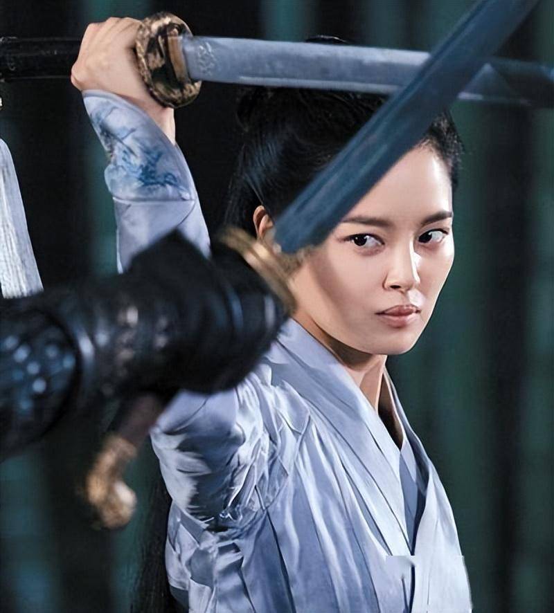 李沁挡不了,唐嫣压不住,她把"欲望"写脸上,观众却更爱