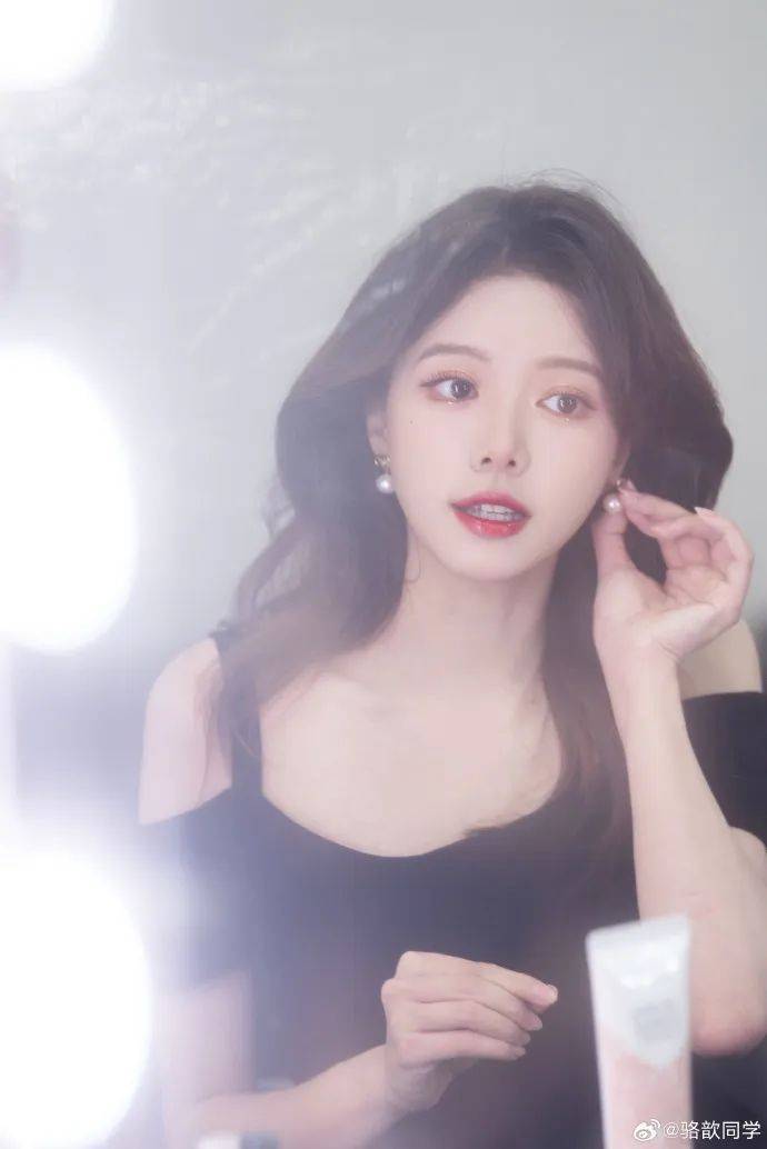 【lpl美女主持】骆歆:我们8号国风日见