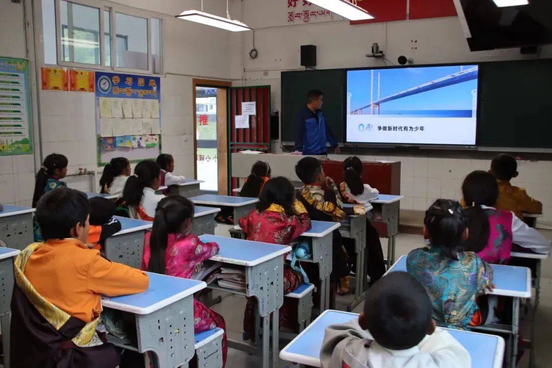 近日,西藏项目联合古乡人民政府,古乡武警爱民小学共同开展千名工程