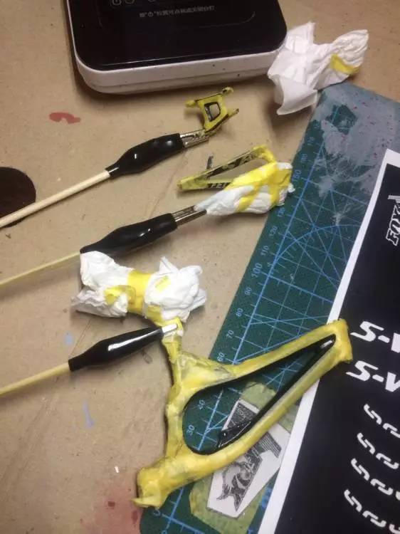 长见识了,纯手工打造的迷你速降车模型!