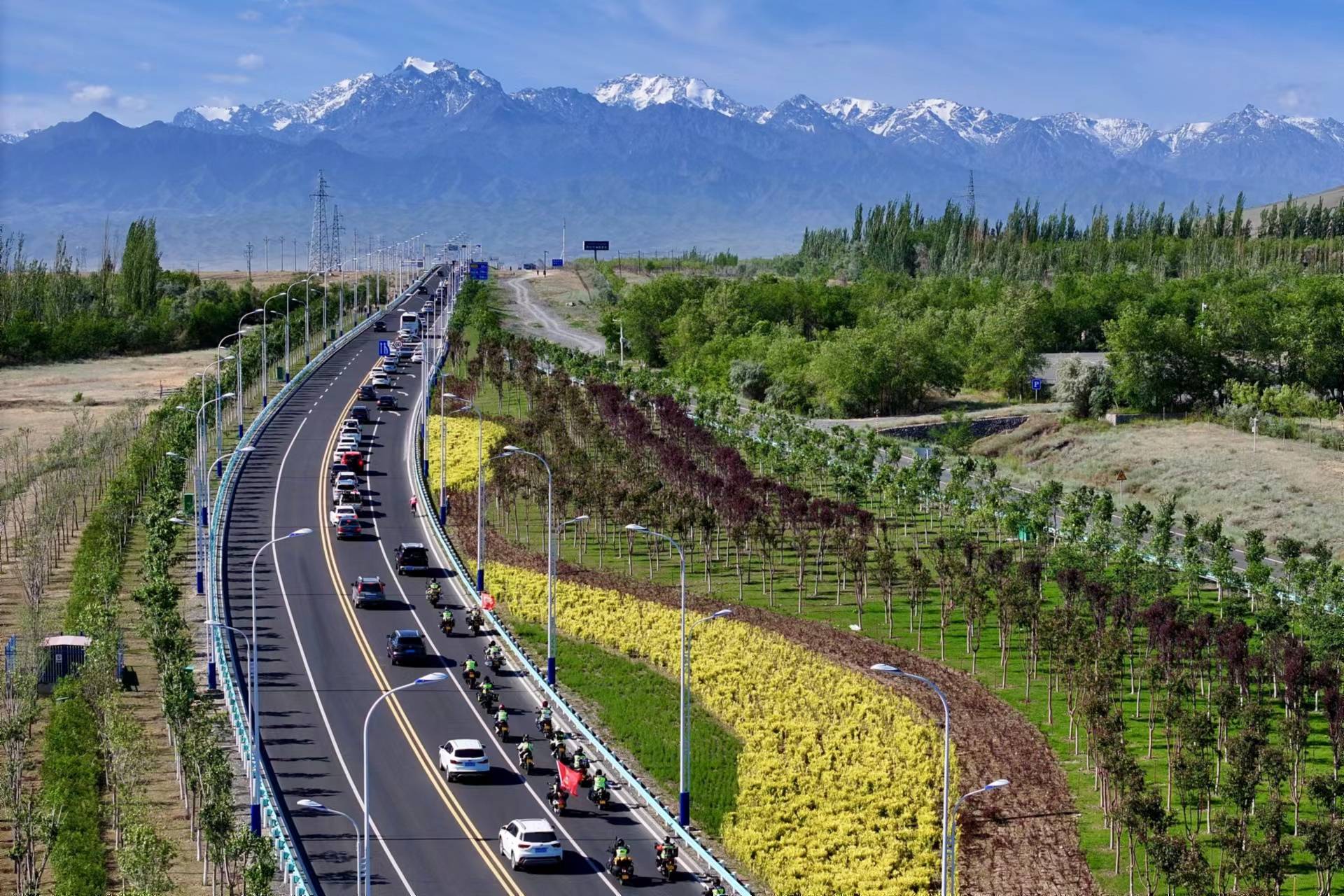 打卡中国最美公路，克拉玛依邀您走进新疆