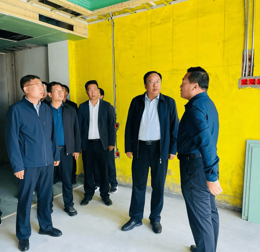 何存鹏调研督导招商项目和乡村建设工作