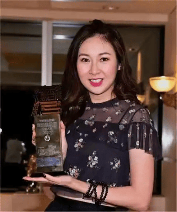 TVB八亿富婆在内地购置2000万豪宅，因高调分享奢侈品，被网友质疑炫富
