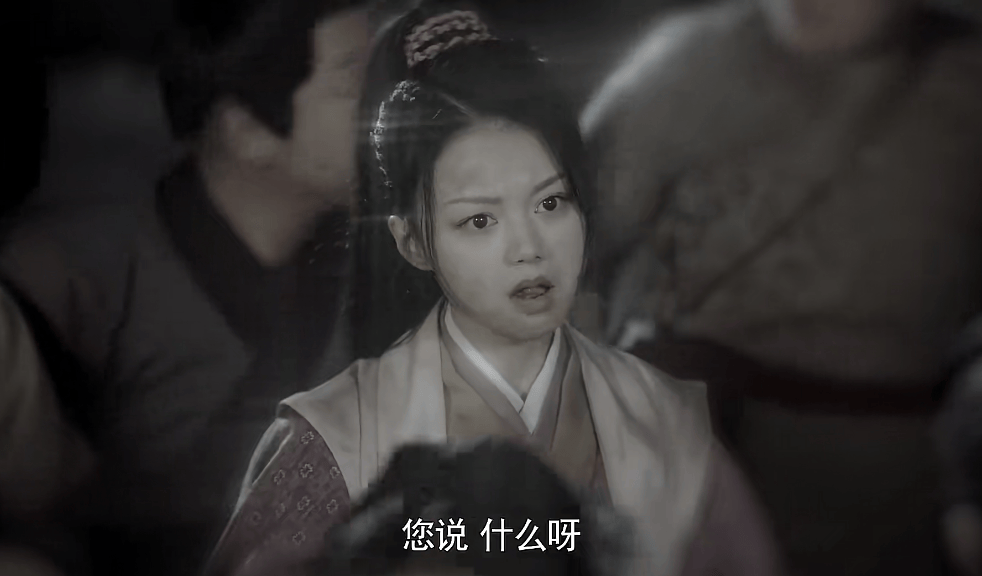 小豆子从小在贼窝里长大,又疯又癫,没上过什么学,也不认识什么字,但讲