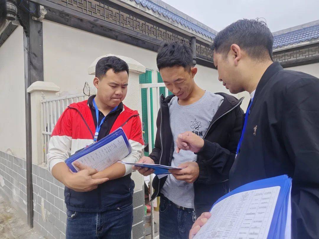 越西:岗位送到"家门口" 就业服务"零距离"_群众_越西县_招聘会