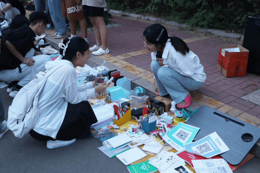 昆明老街跳蚤市场图片