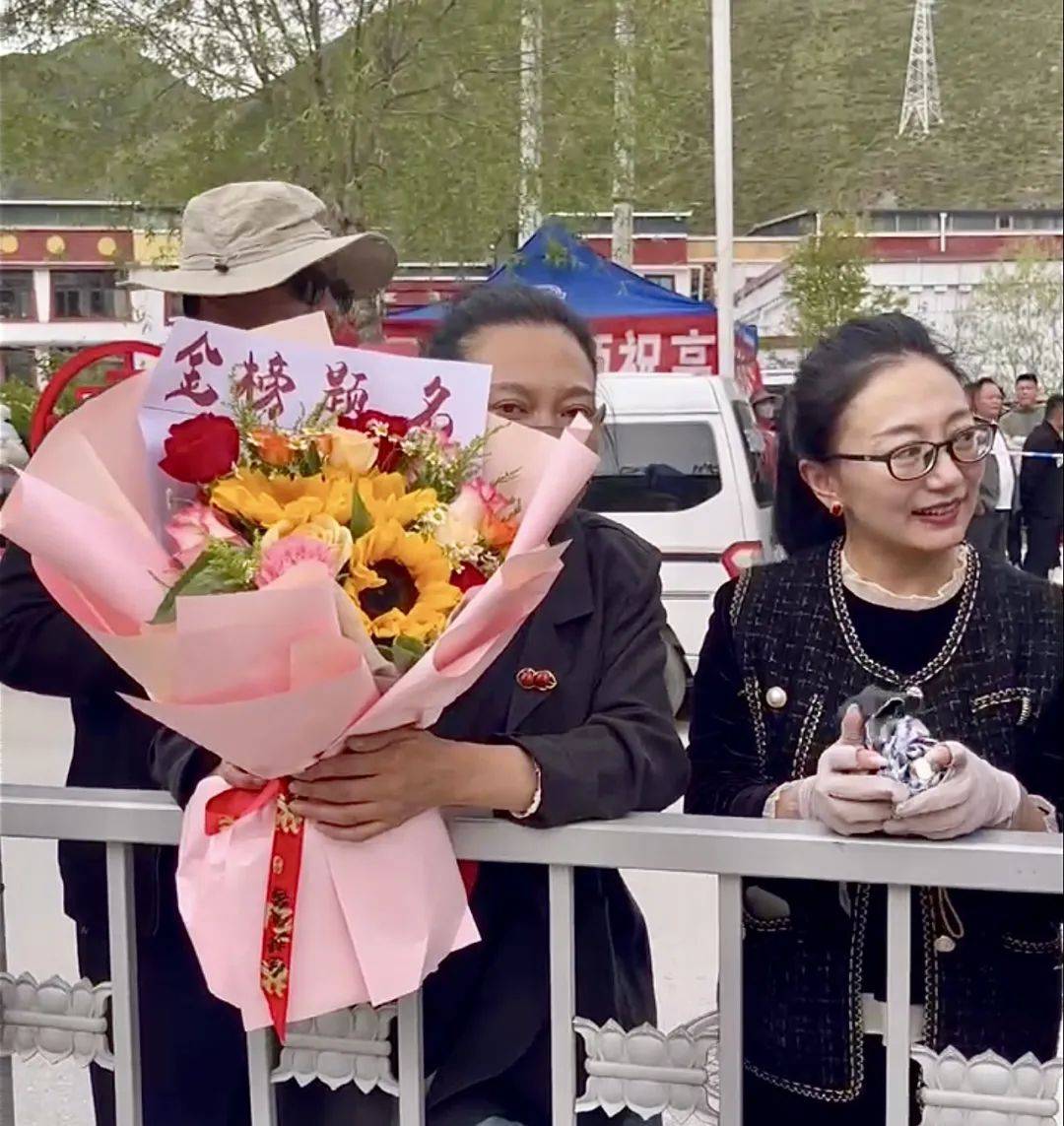 考试_考场_哈达