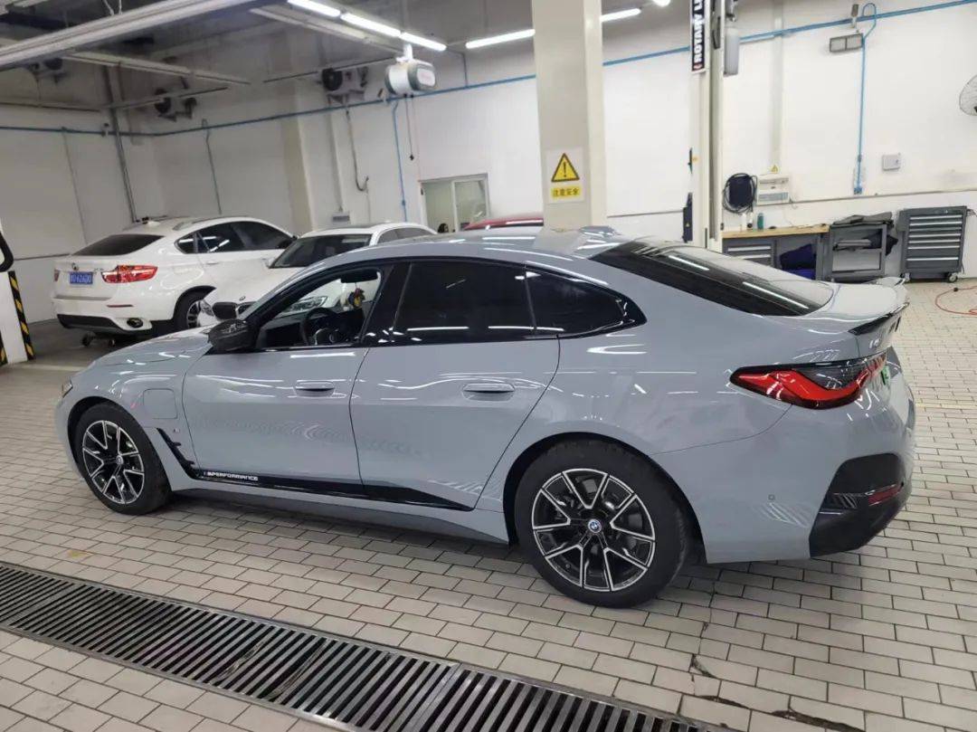 坚定的油车主义者却选择了纯电动的宝马i4,这三大理由