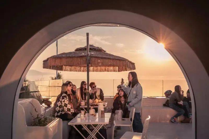 风格独特一幅恬静优美的山水画卷在眼前徐徐展开夕阳给每一处风景都染