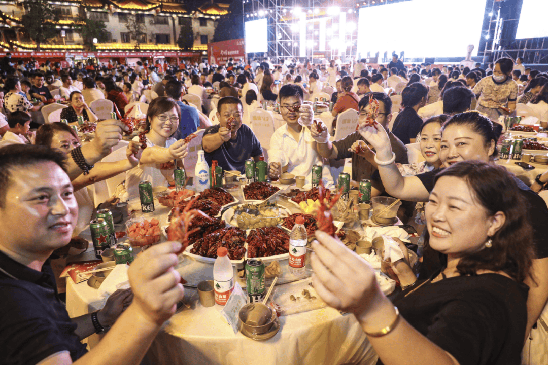 "鲜美金湖"淮扬特色菜大赛,"游金湖 赏荷花 吃龙虾"短视频大赛等各种