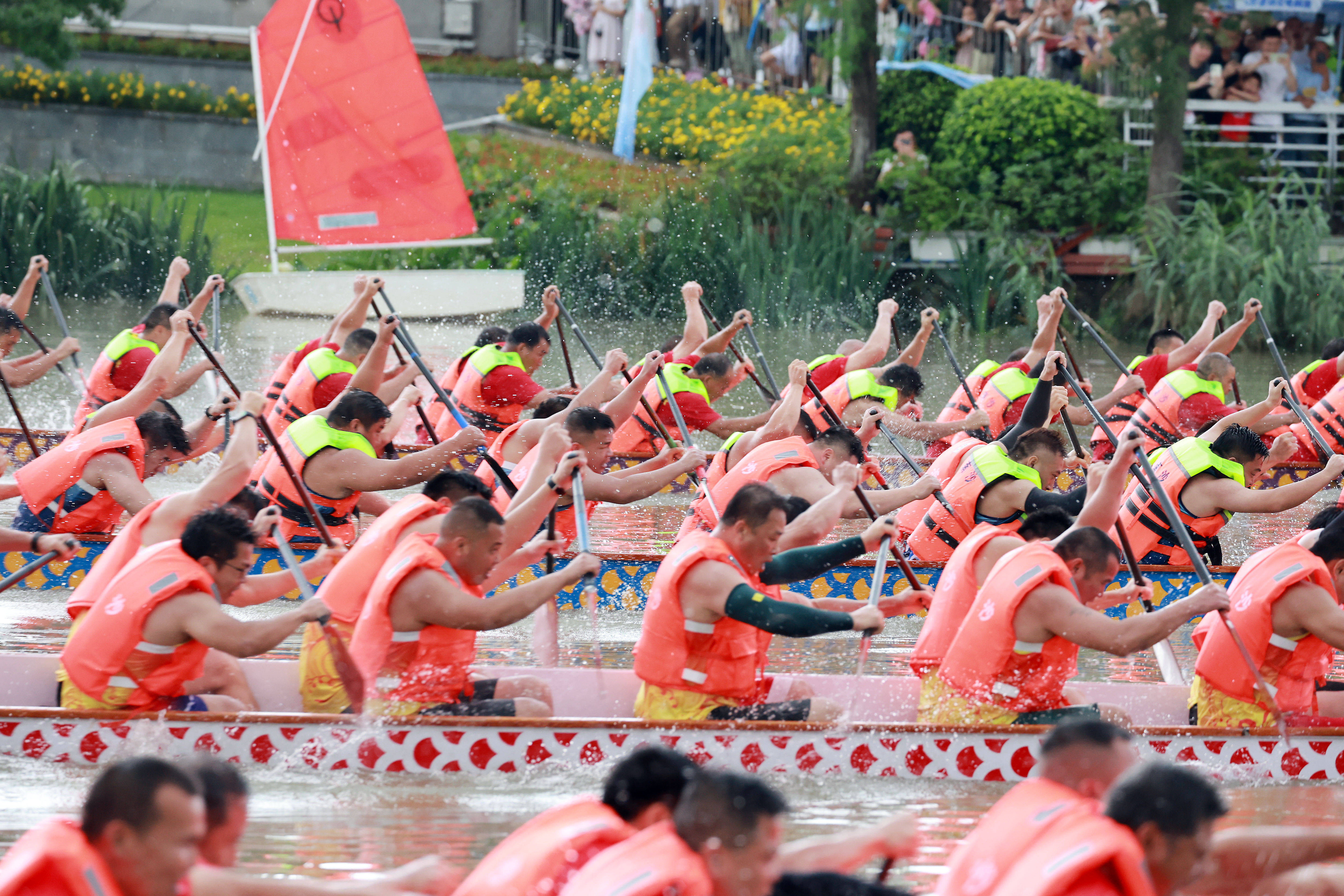 南沙蕉门河上演"龙舟狂飙"_湾区_任燚_青年