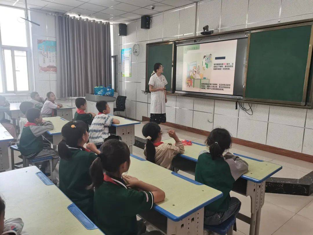 6月6日,永宁县望远镇三沙源社区妇联开展"浓情端午百家宴 共叙邻里传