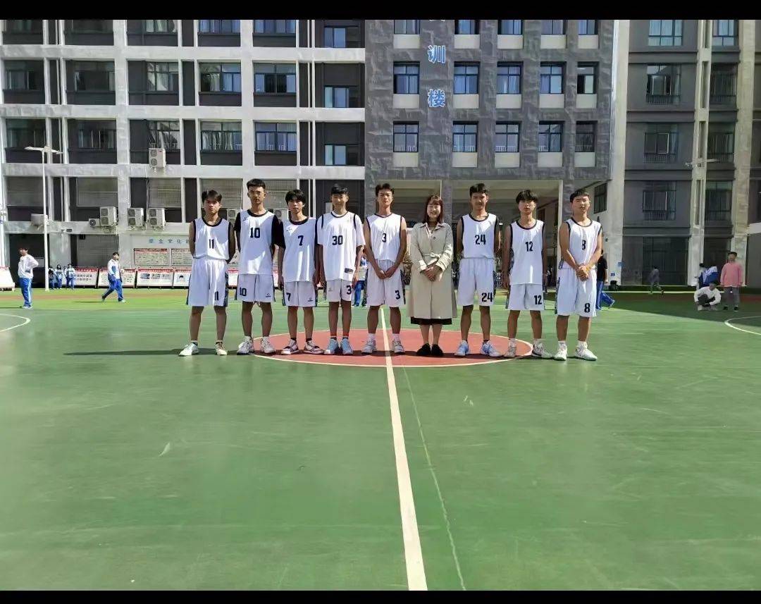 【班级风采】"有志者事竟成"——22级汽修1班风采展示