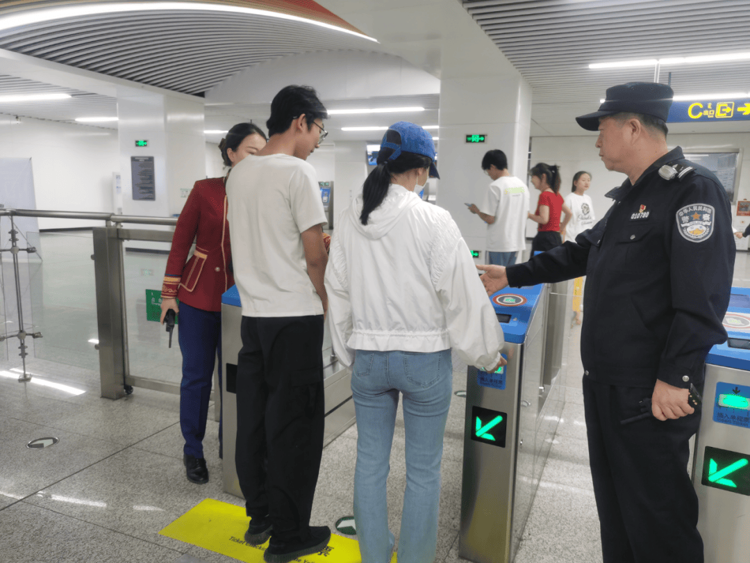 乘坐地铁 哪些行为不可取