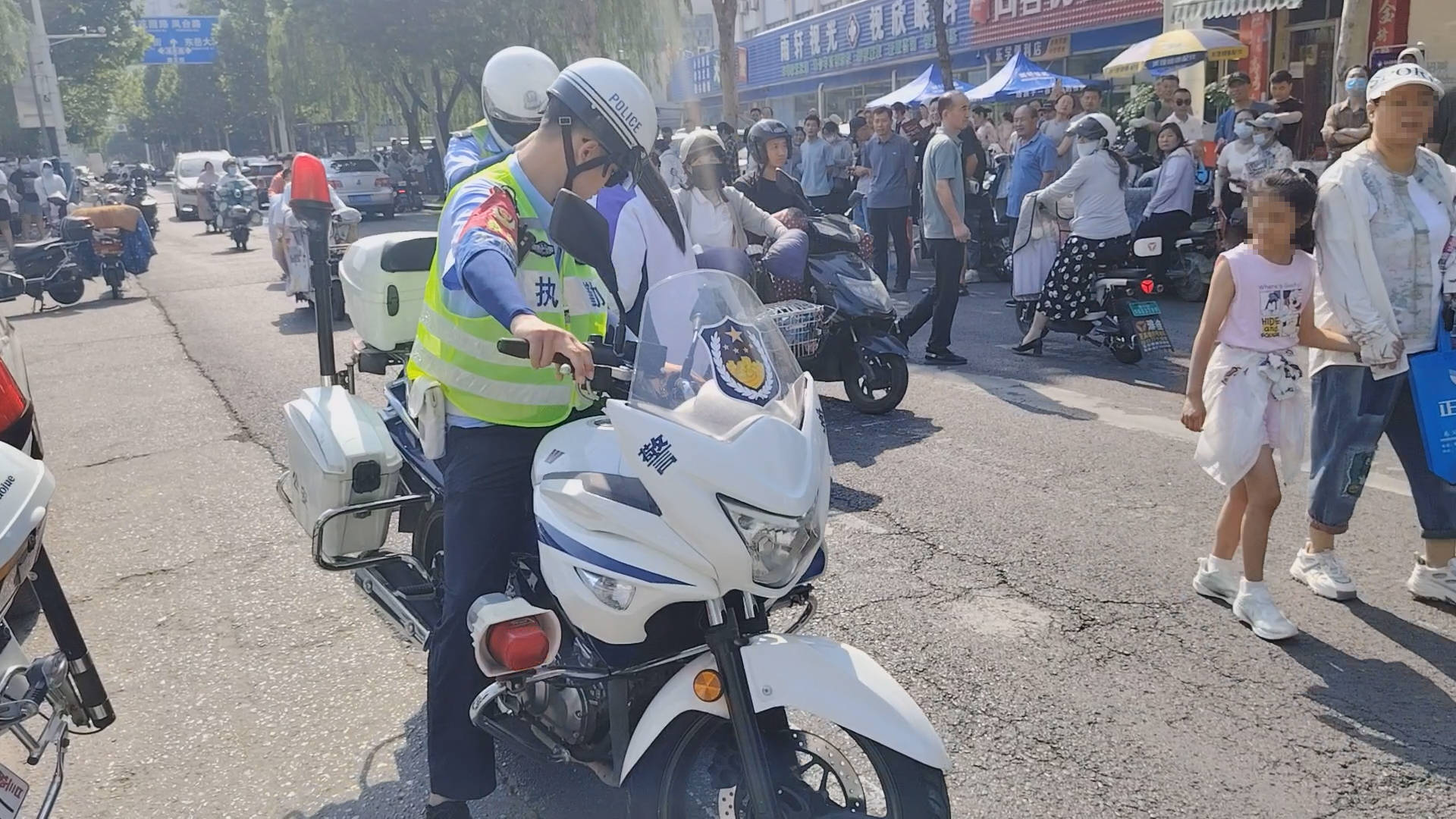助力中考 | 泰安交警继续开启"陪考"模式