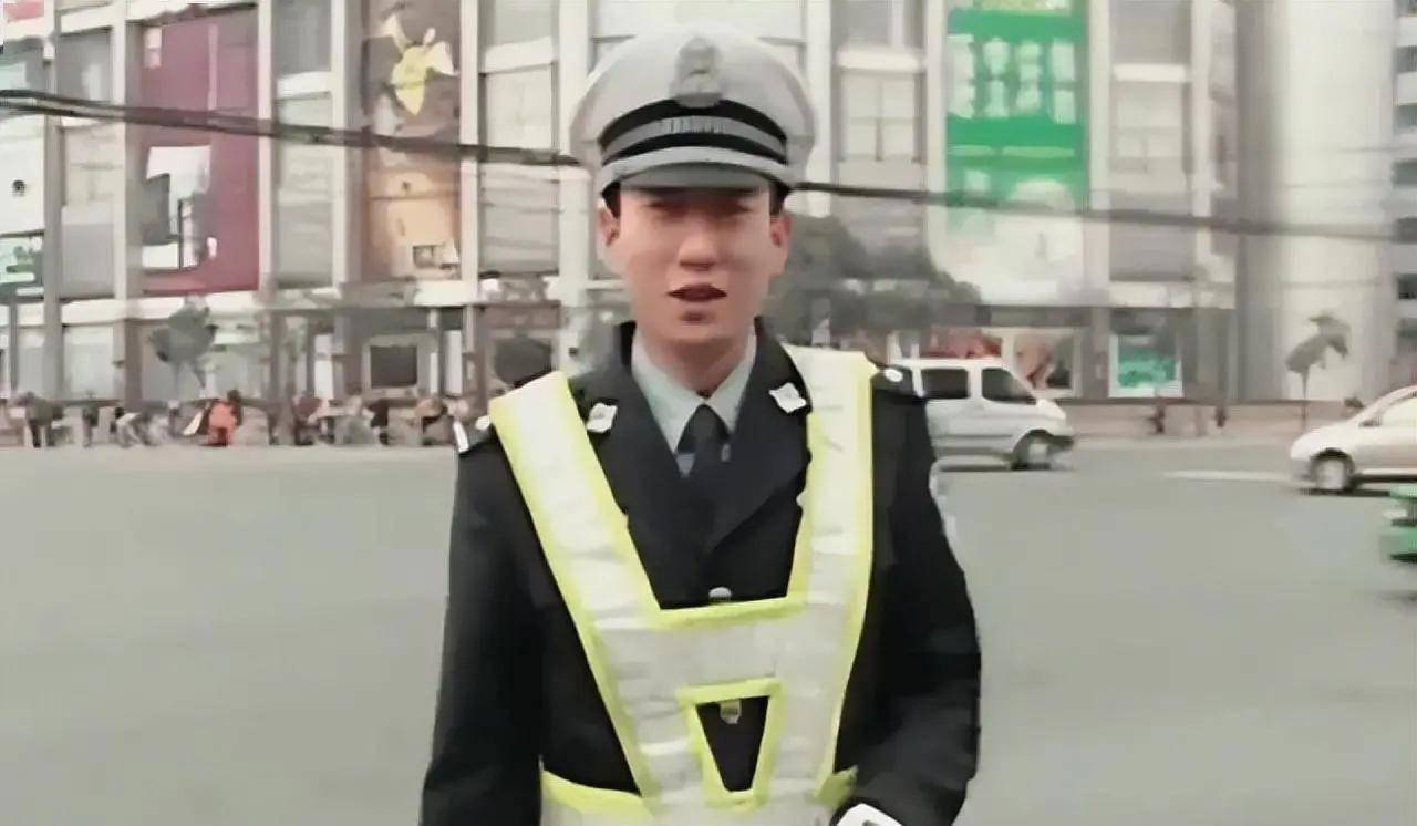 成华大道谭警官图片