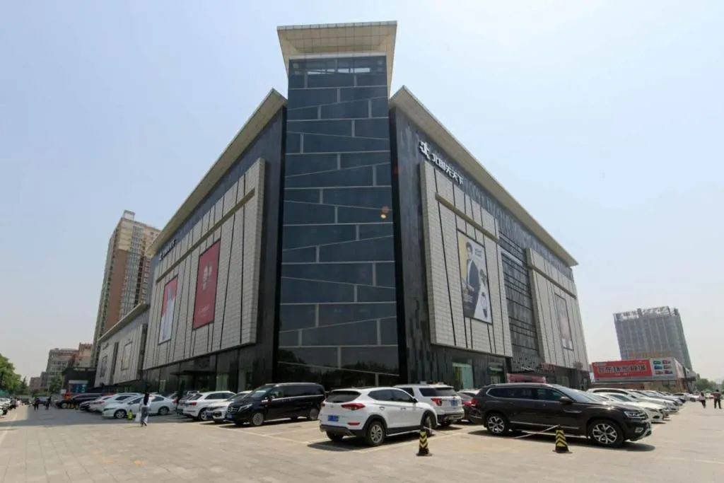 一楼共享空间与泉南东大街交口西北角襄都区开元北路万达广场6月16日