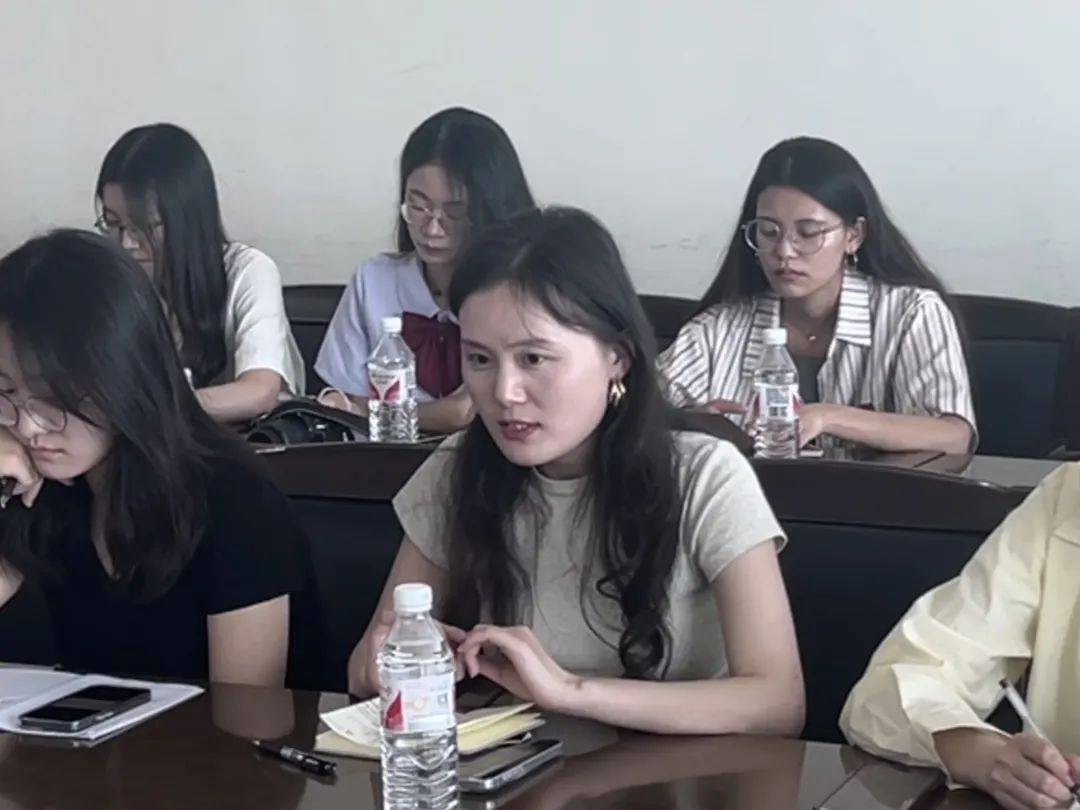 外院微讯 | 外国语学院举办2024届毕业生座谈会