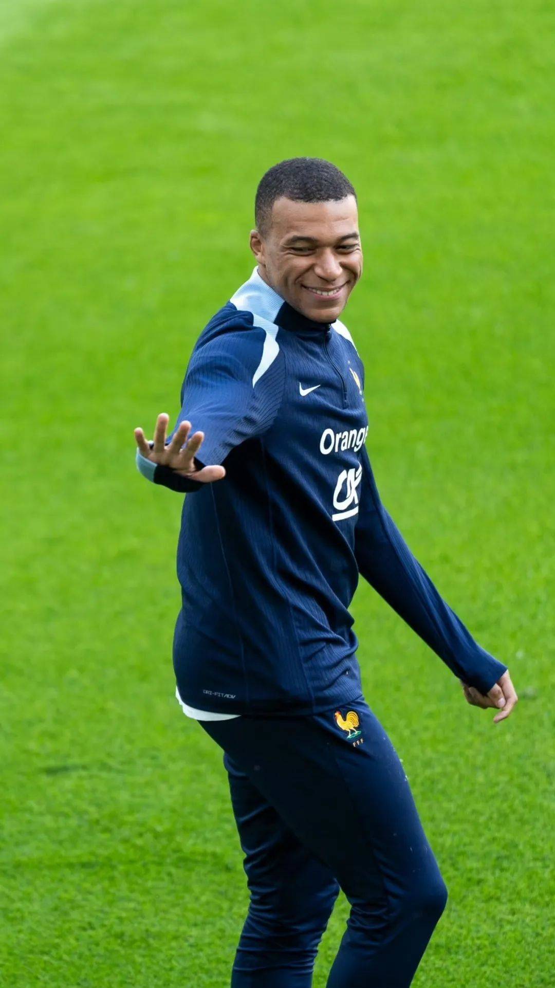 夺冠大热法国队,姆巴佩绝对头牌现效力于勒沃库森的维尔茨,也是备受