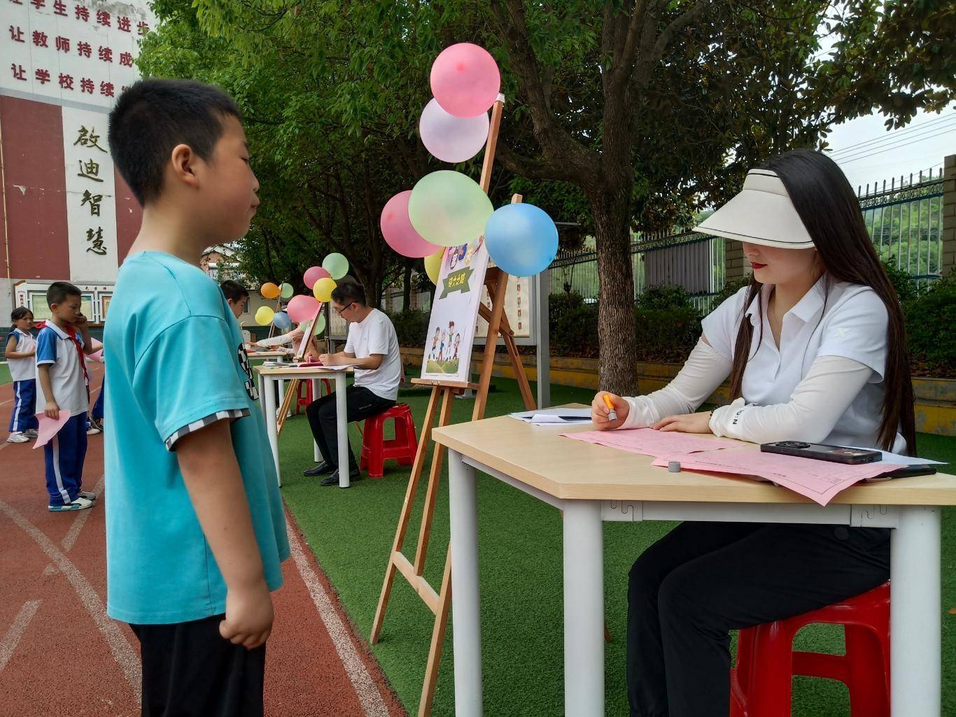 搜狗：正版资料大全 免费-笔试、面试双第一，她却无缘教师编体检，教育局选择让马克笔背锅