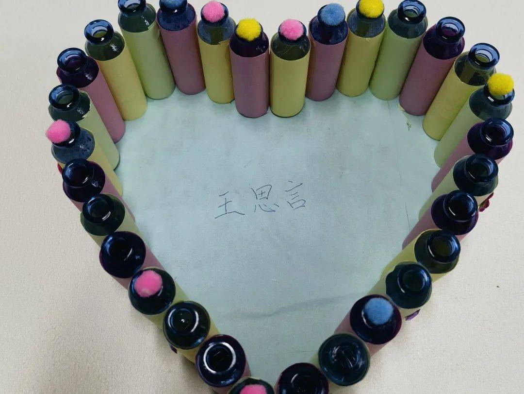 "希望守护健康·哈药伴我成长"小蓝瓶作品展来啦~_手工_创意_反馈