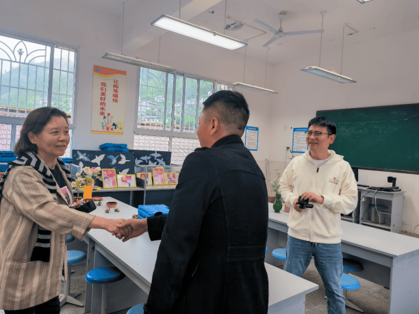 沙坪小学,城区二小进行深度回访,走访了峨边平等乡中心小学,大堡小学