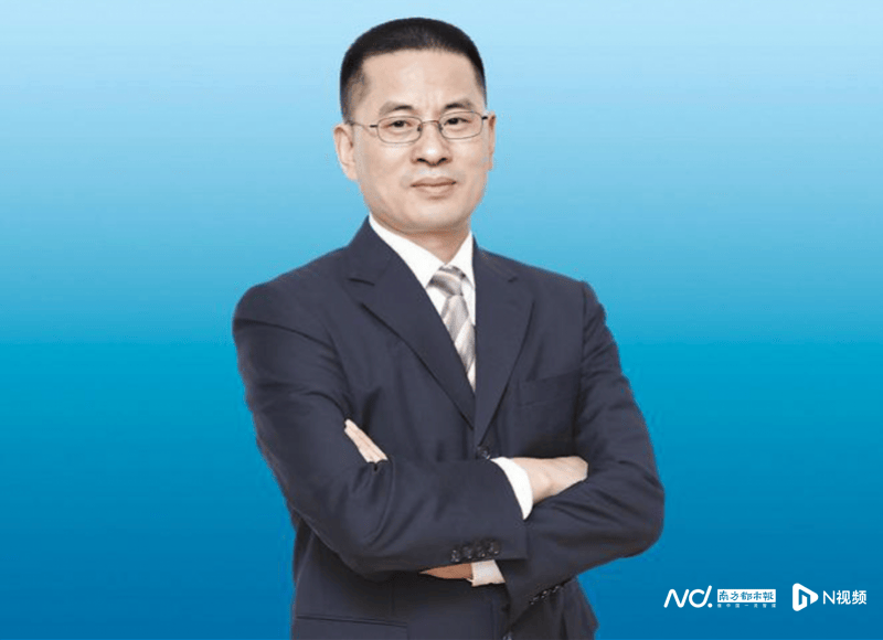 新产业董事长兼总经理饶微.