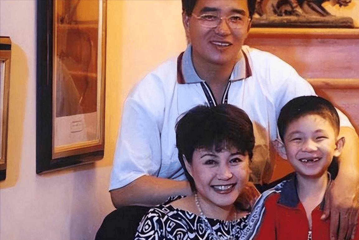 央视肖晓琳:退休5个月,在美国儿子家死去,临终26字遗言太深刻