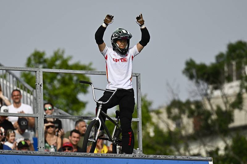 巴黎奥运会 | 中国小轮车女将孙佳琪,邓雅文收获奥运门票