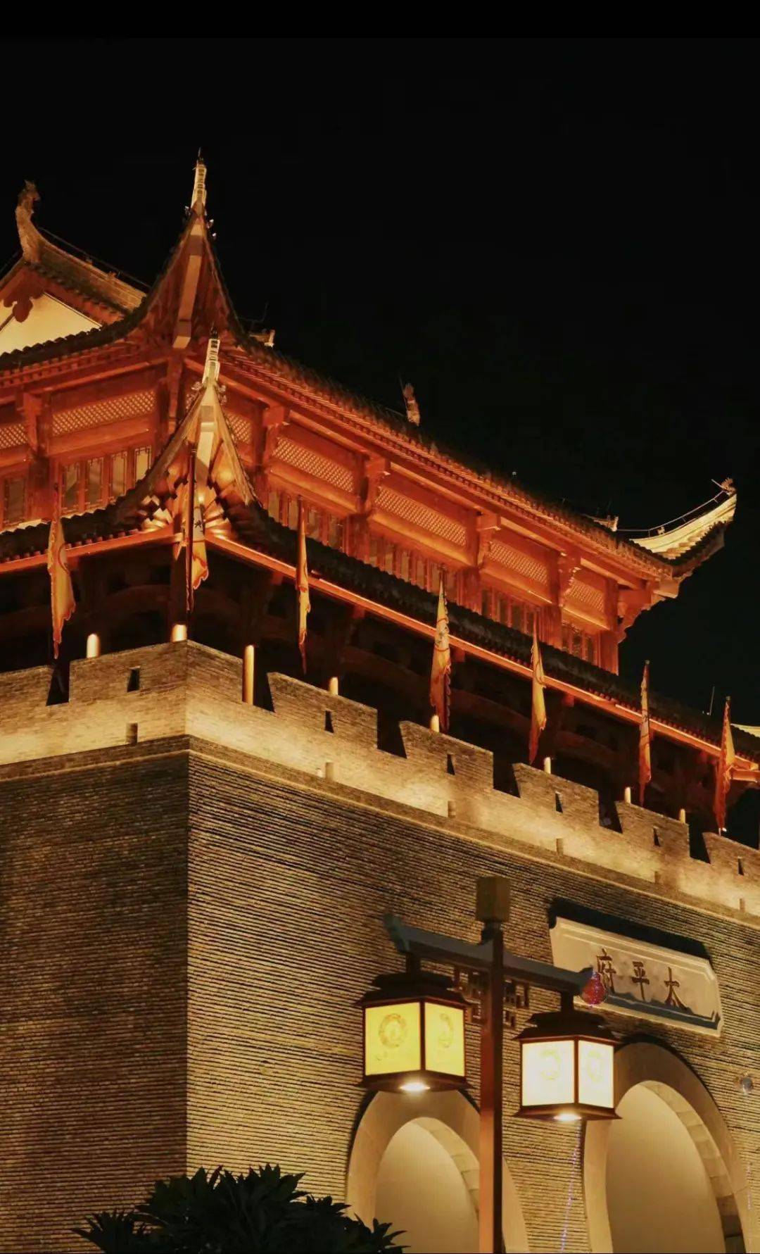 整个古城内可以了解到深厚的骆越文化和壮乡文化,更把中国传统民居的