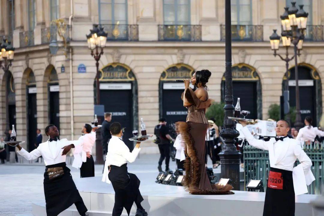一场大秀能有多精彩？一篇带你读懂“Vogue World：巴黎”