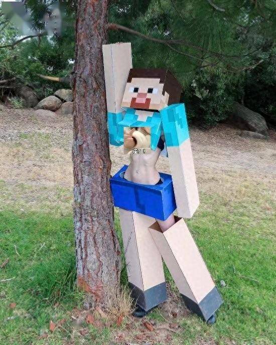 外网美女cos《mc》史蒂夫 怎么和我玩的不一样?