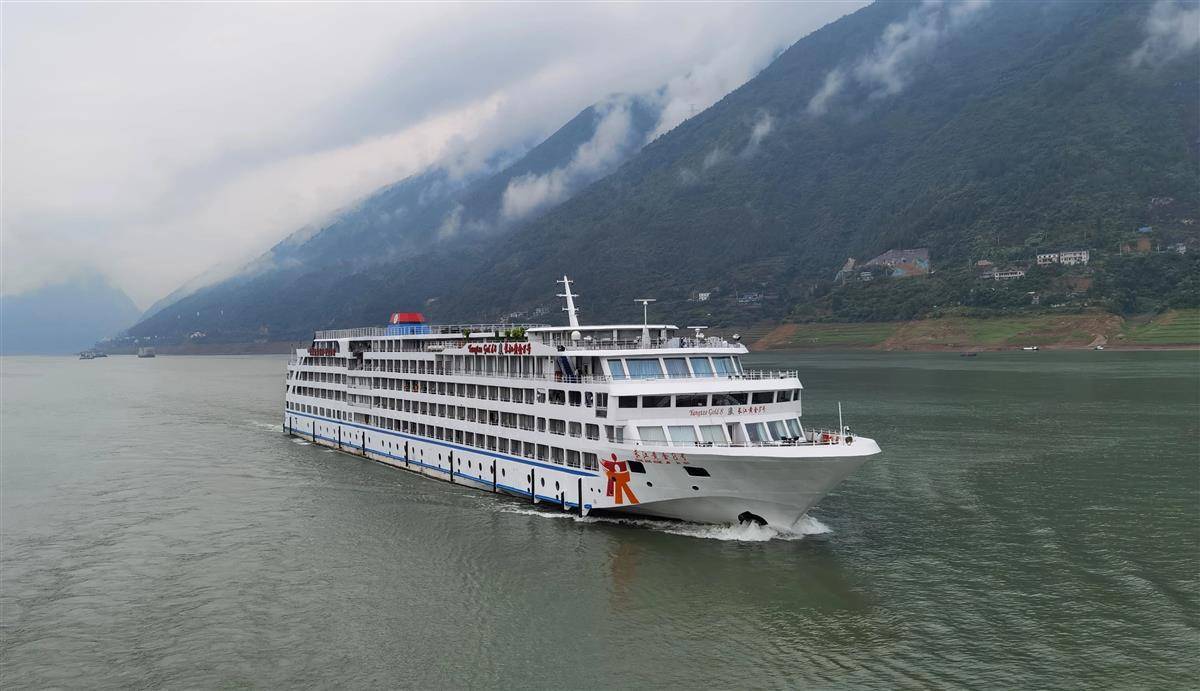 长江三峡游轮旅游成暑期热潮，有公司推出“江上电玩城”