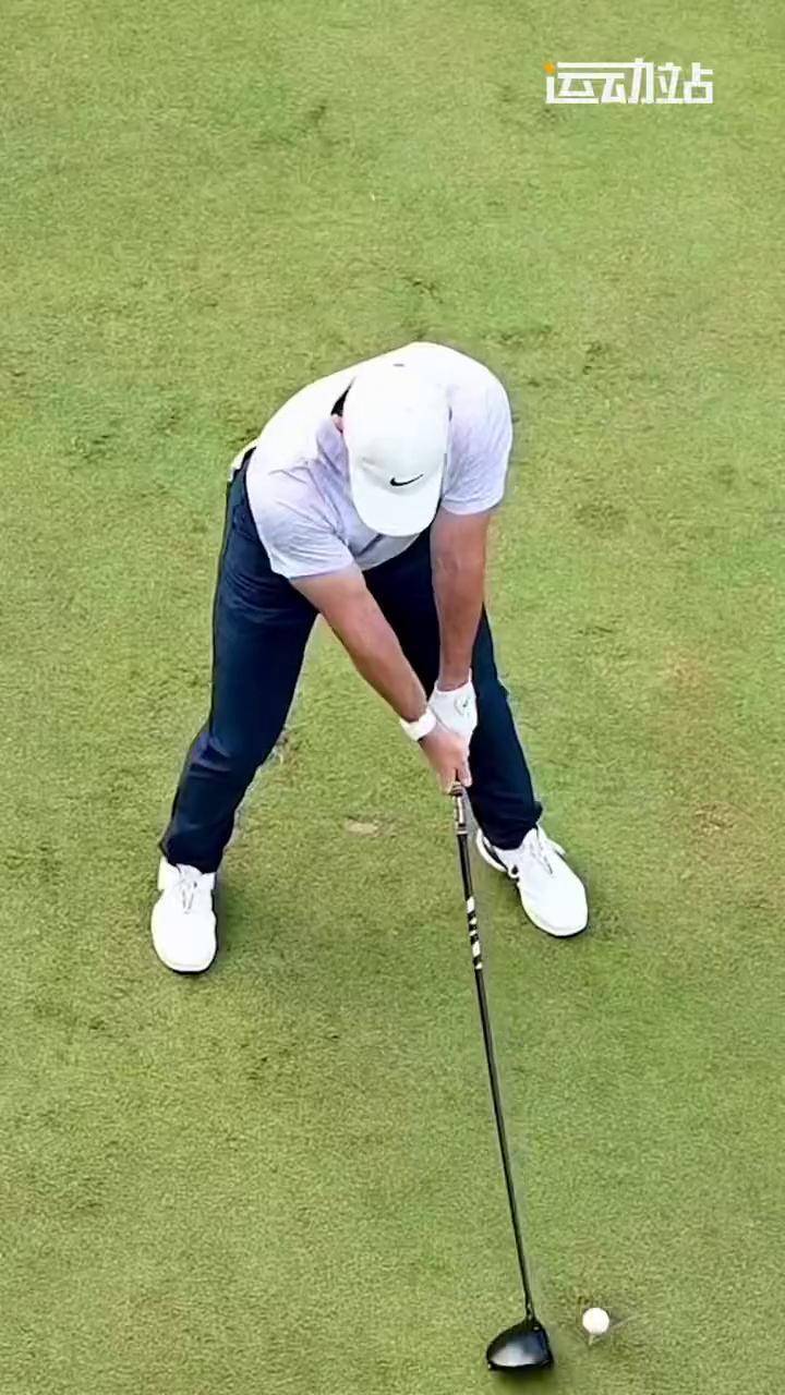 俯视角度悦赏小麦挥杆,纯粹丝滑高尔夫 高尔夫挥杆 麦克罗伊 记录精彩