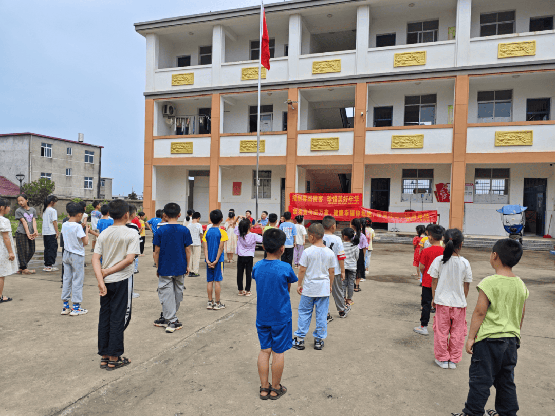 【基层人大】余干县枫港乡:禁毒知识进校园 人大代表来助力