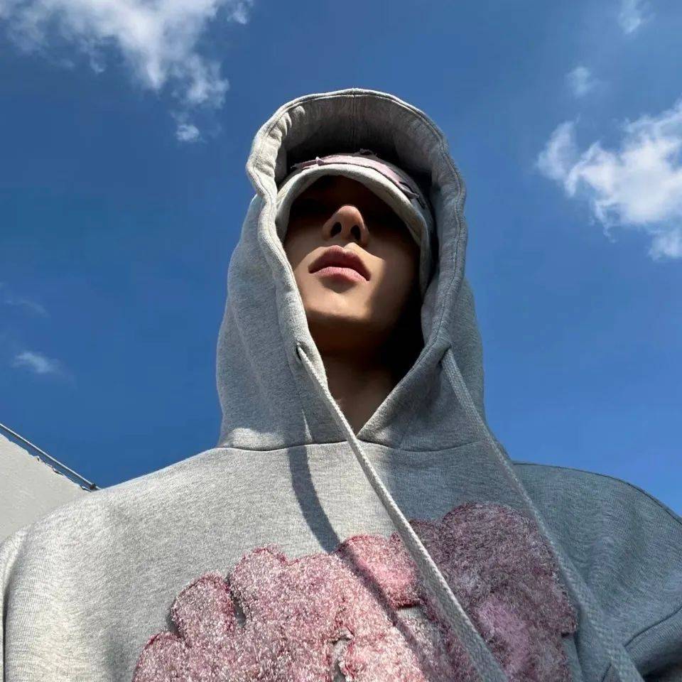 不了别人,那我就只能拒绝你冤枉你的人,比谁都知道你冤枉不走心的努力