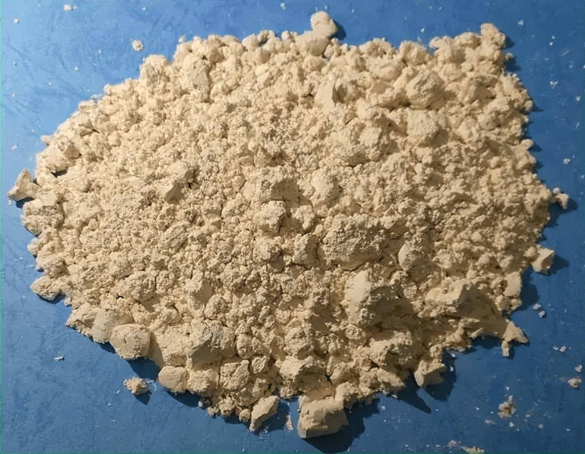 如何制备磷酸铁,才能在锂离子电池中,实现提高电池性能的目的?